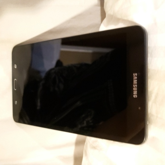 SOLD! SORRY...SAMSUNG TABLET NEW/ Cord&case! - Picture 2 of 8